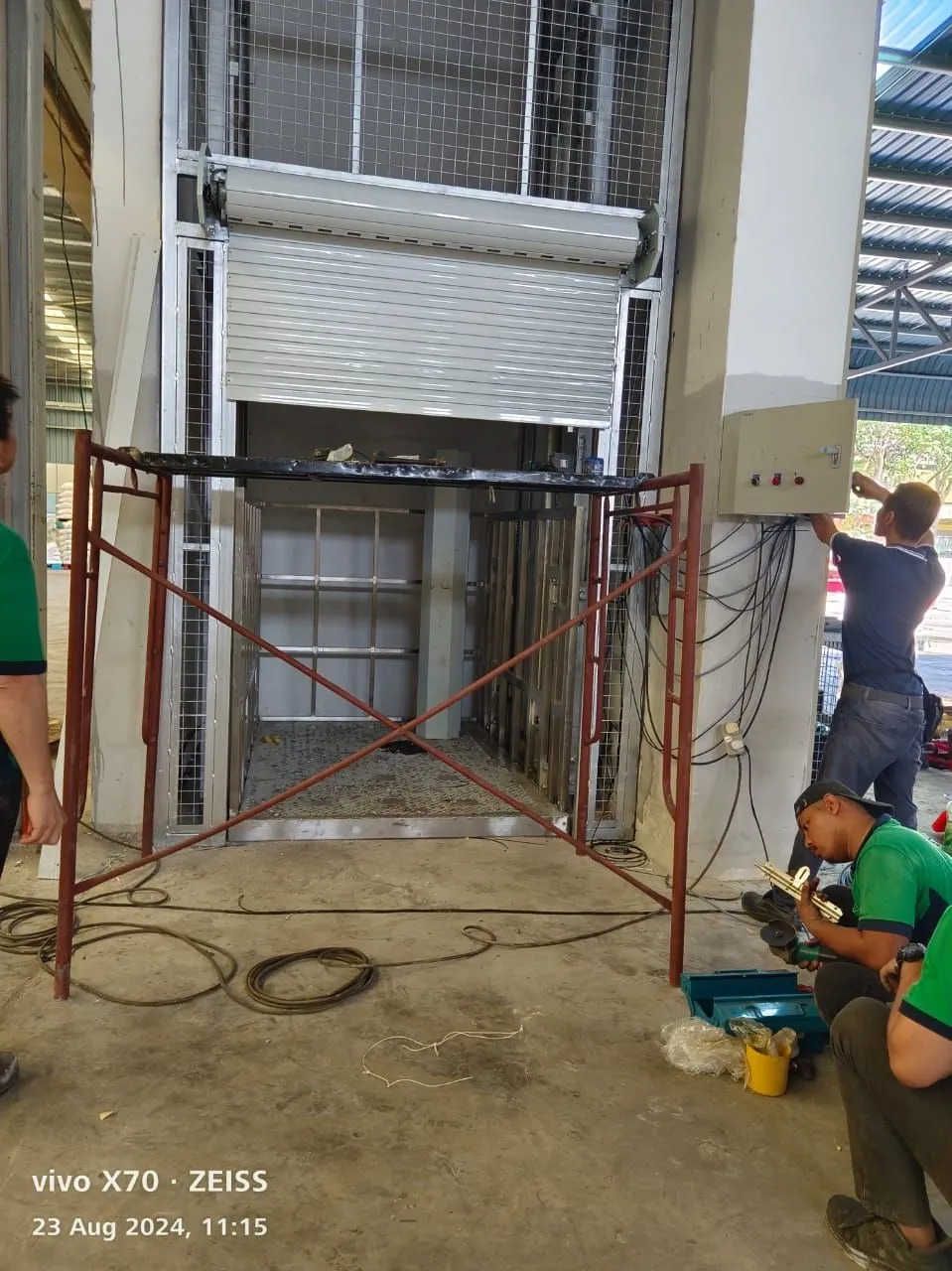 At Customer Site Installation Guide Rail Lift